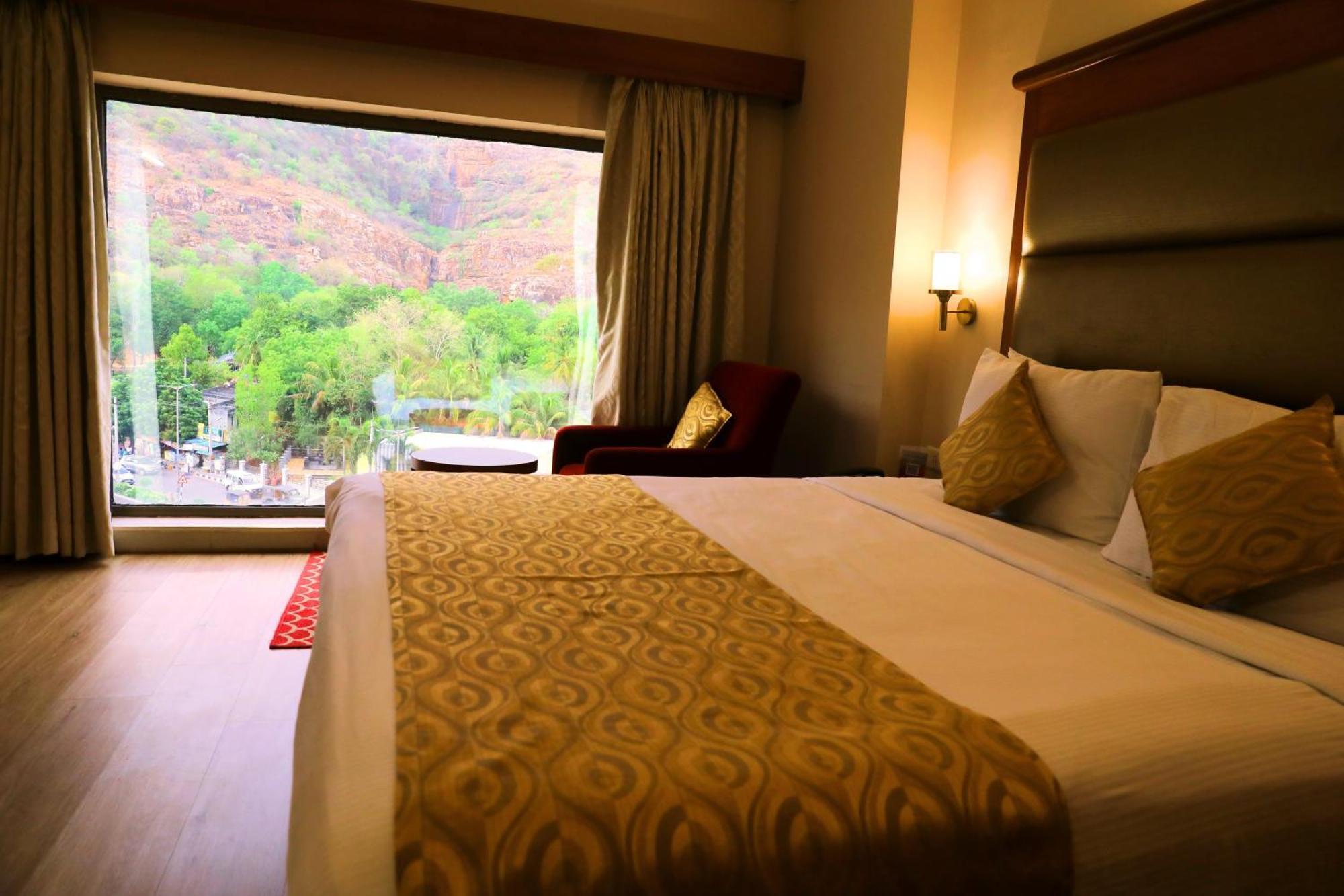 Hotel Raj Park- Hill View Tirupati Exteriér fotografie