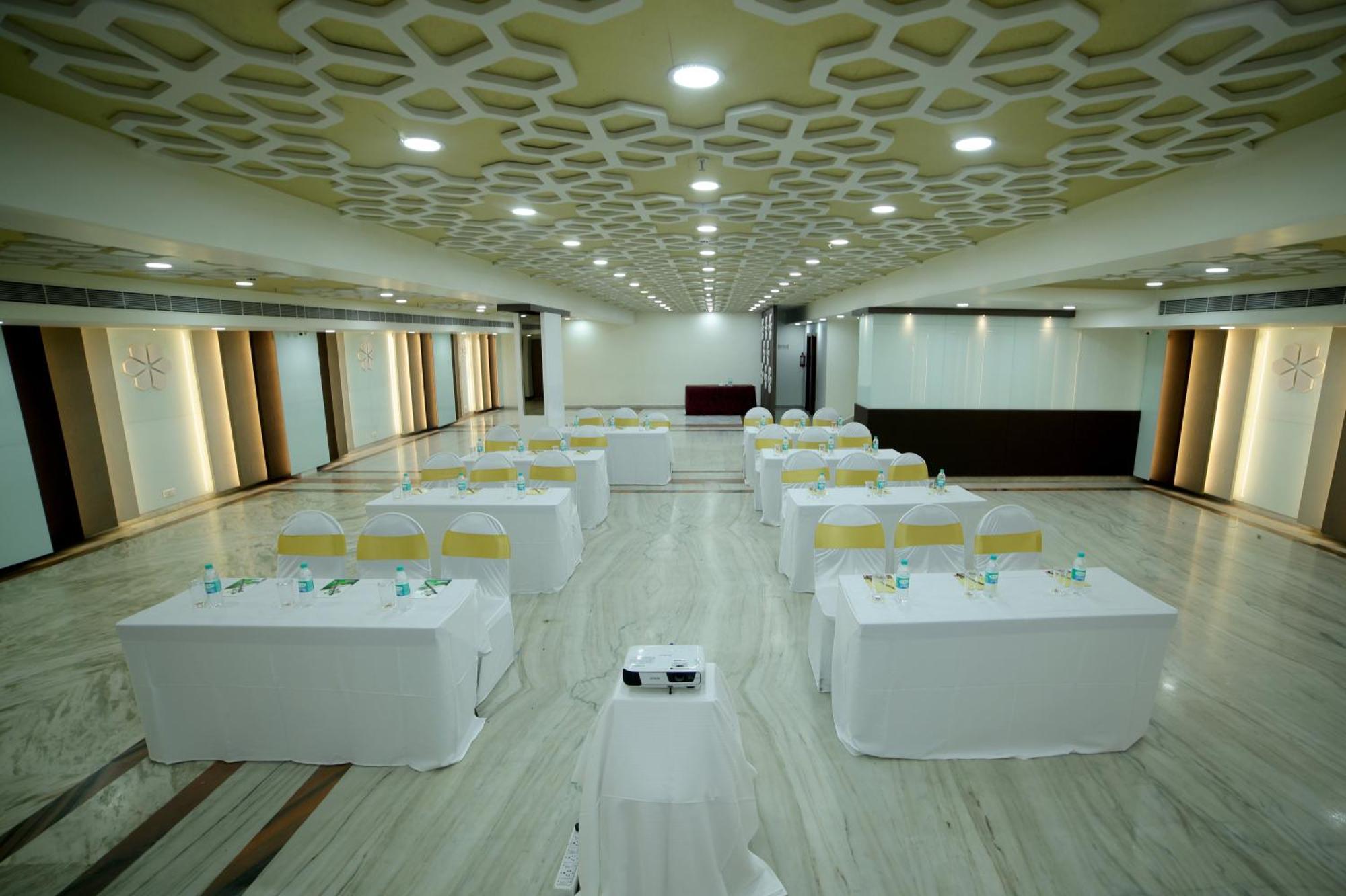 Hotel Raj Park- Hill View Tirupati Exteriér fotografie