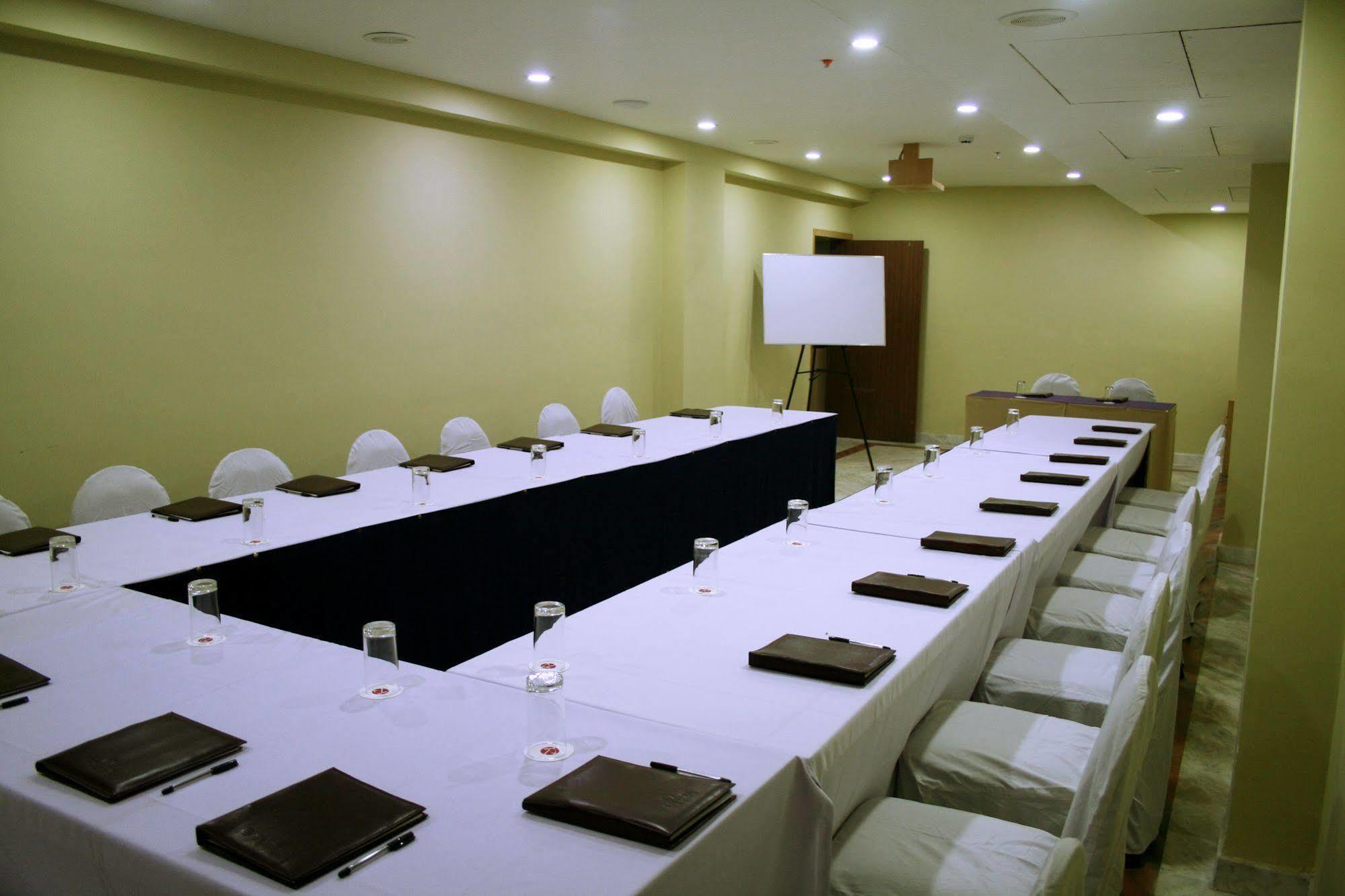Hotel Raj Park- Hill View Tirupati Exteriér fotografie