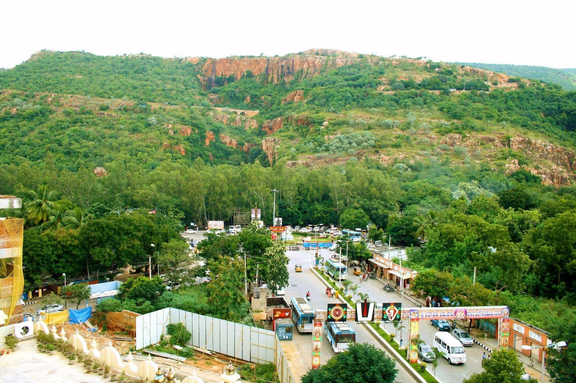 Hotel Raj Park- Hill View Tirupati Exteriér fotografie